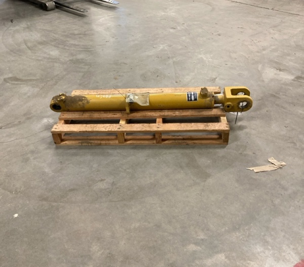 Used CYLINDER GRP - STEER RH 2594737 3