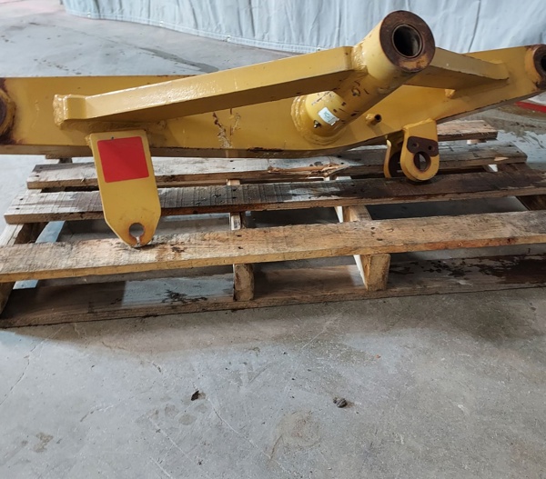Used AXLE A - FRONT 2608700 3