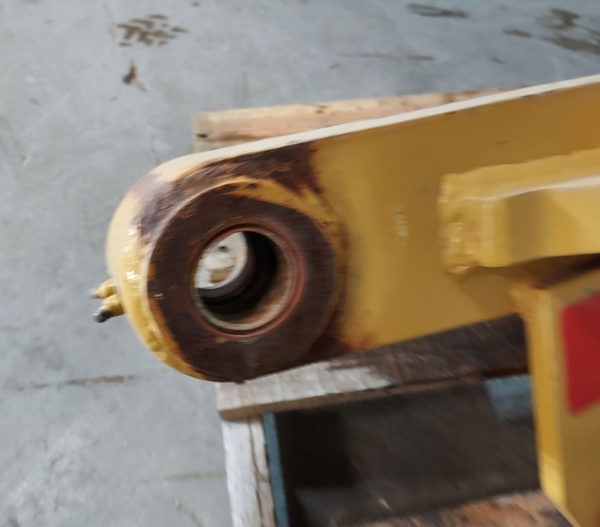 Used AXLE A - FRONT 2608700 4