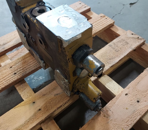 Used VALVE GRP - LIFT 2610016 3