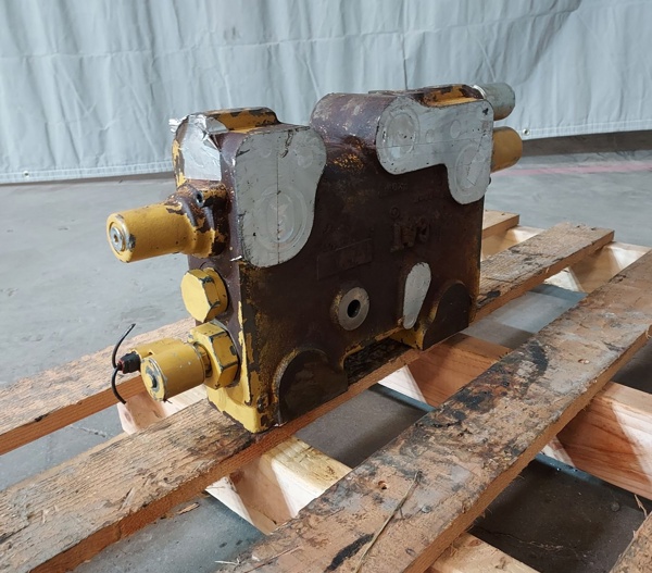 Used VALVE GRP 2610019 2