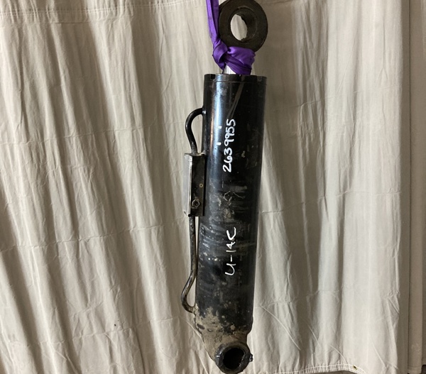 Used CYLINDER GRP - STABILIZER 2639955Used CYLINDER GRP - STABILIZER 2639955
