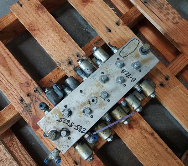 Used VALVE GRP 2855625 3