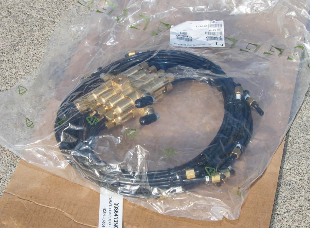 Used VALVE & LINES GRP - REAR 3086412 2