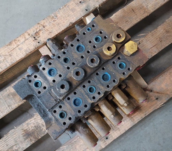 Used VALVE GRP - CONTROL 3100085 3