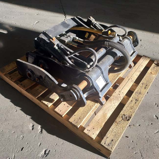 Used COUPLER GRP 3109396 2