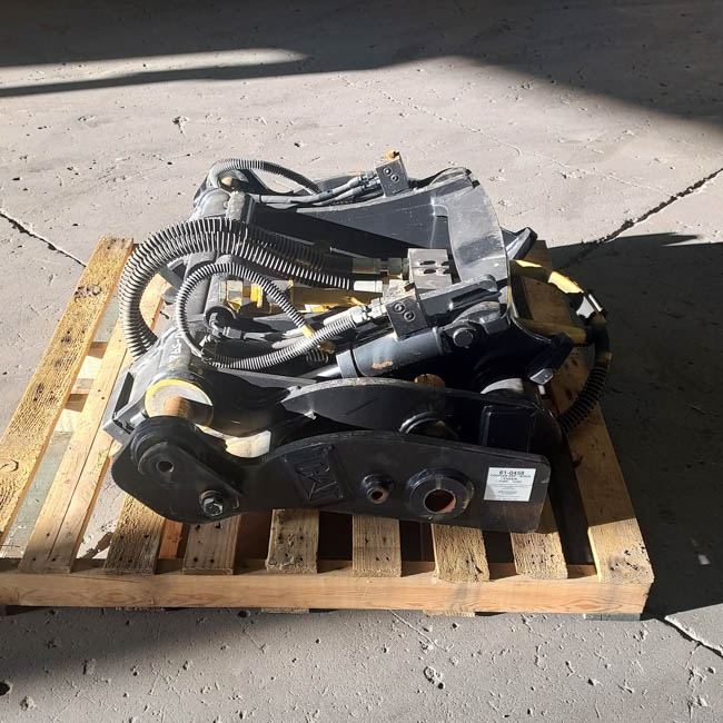 Used COUPLER GRP 3109396 8
