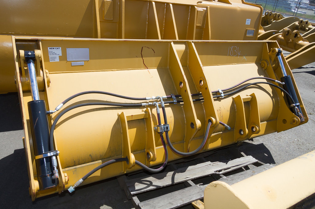 Used BUCKET AR MULTIPURPOSE 3187265 3