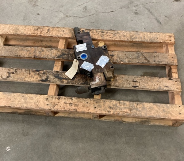 Used VALVE GRP 3250382 3