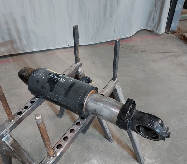 Used CYLINDER GRP - SUSP FRONT 3283989 2
