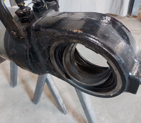 Used CYLINDER GRP - SUSP FRONT 3414124 3