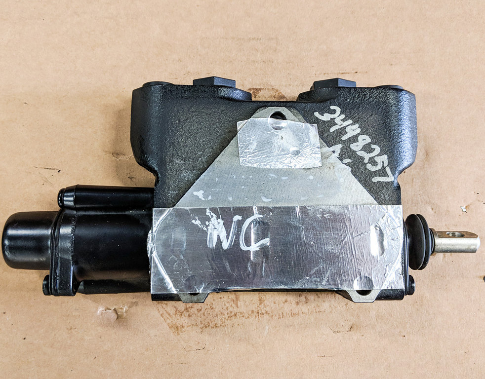 Used VALVE GRP 3448260