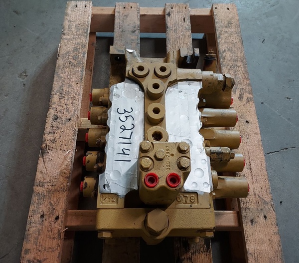 Used VALVE GRP - CONTROL 3527141 3