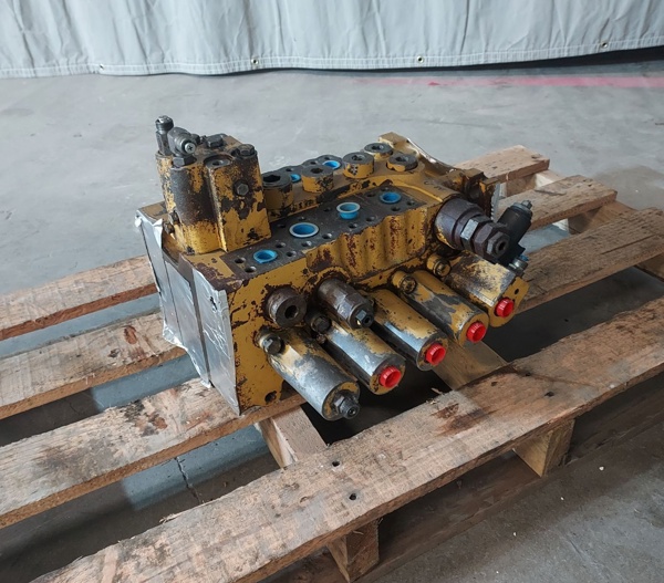 Used VALVE GRP - CONTROL 3527142 2