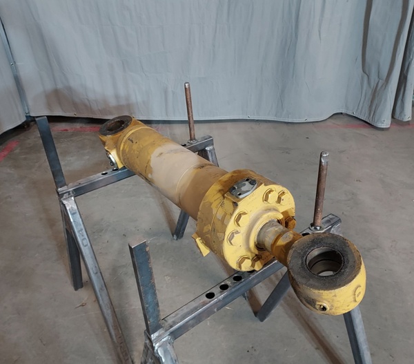 New CAT Take Off CYLINDER GRP - TILT 3562217 2