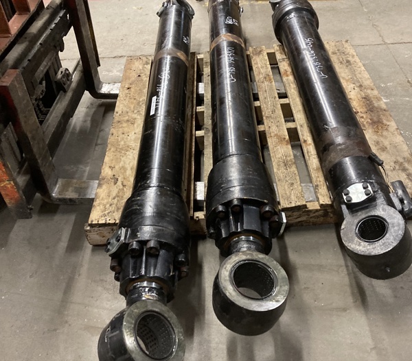 Good Used CYLINDER GRP - BOOM 3585972 2