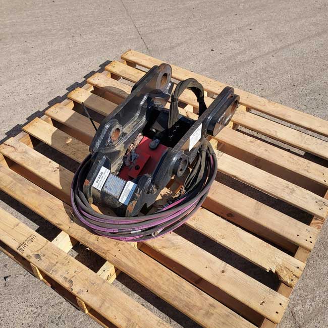 Used COUPLER GRP - QUICK 3611135 3