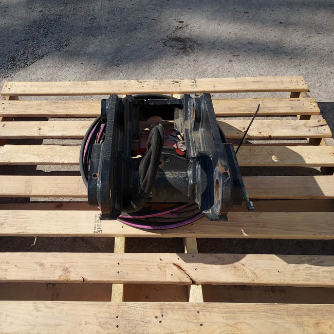 Used COUPLER A 3611136 5