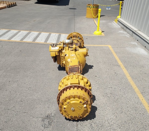 Used AXLE GRP - CENTER 3709015 3