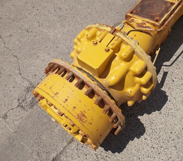 Used AXLE GRP - CENTER 3709015 4