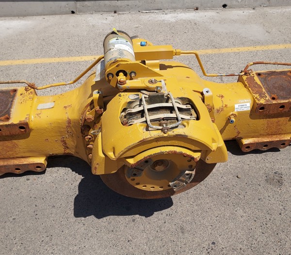 Used AXLE GRP - CENTER 3709015 7