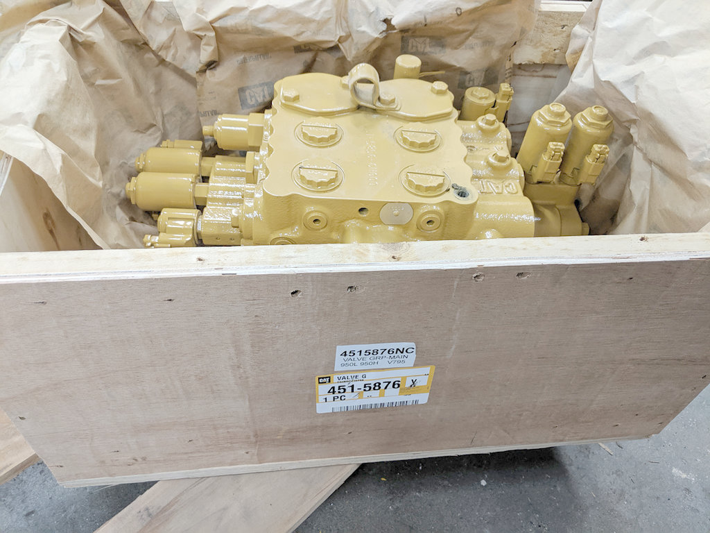 Used VALVE GRP - MAIN CONTROL 3734925 2