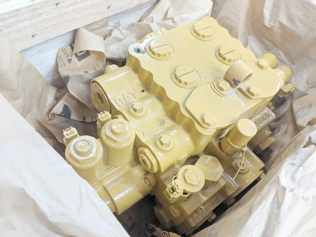 Used VALVE GRP - MAIN CONTROL 3734925 4