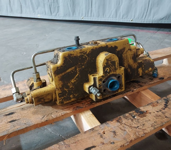 Used VALVE GRP - CONTROL 3747186 2