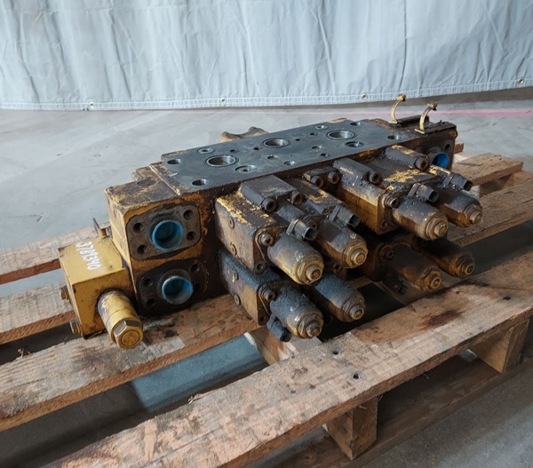 Used VALVE GRP - CONTROL 3789340 2