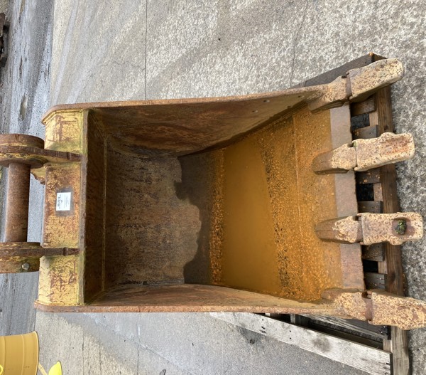 Used BUCKET A 3889594 2