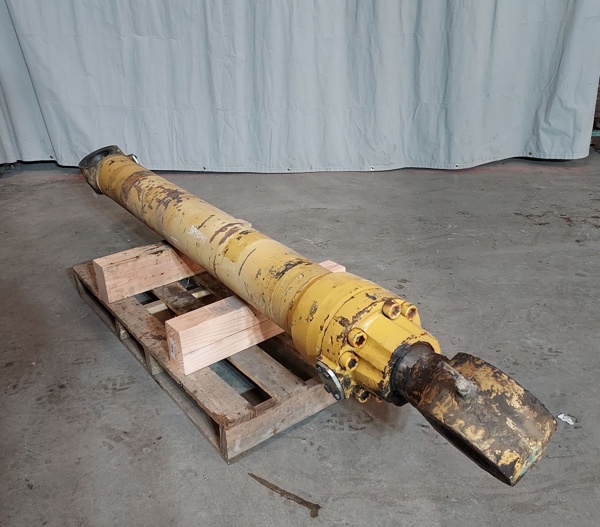 Good Used CYLINDER GRP - BOOM 3891041