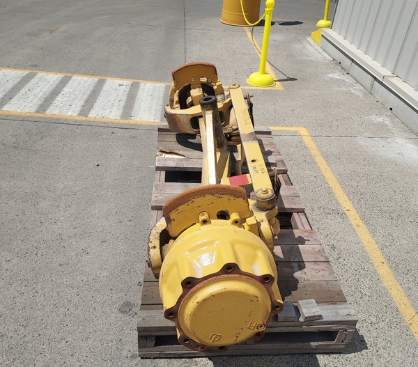 Used AXLE GRP - FRONT 3901262 3