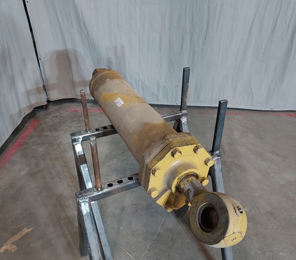 Good Used CYLINDER GRP - TILT 3G2220 2