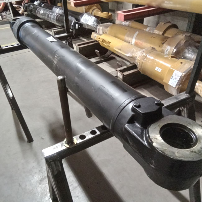 Rebuilt w CAT Parts CYLINDER GRP - BUCKET 4172659