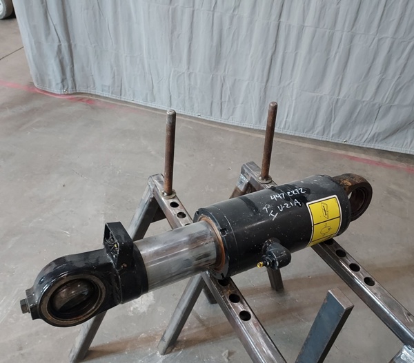 Good Used CYLINDER GRP - SUSP FRONT 4472272