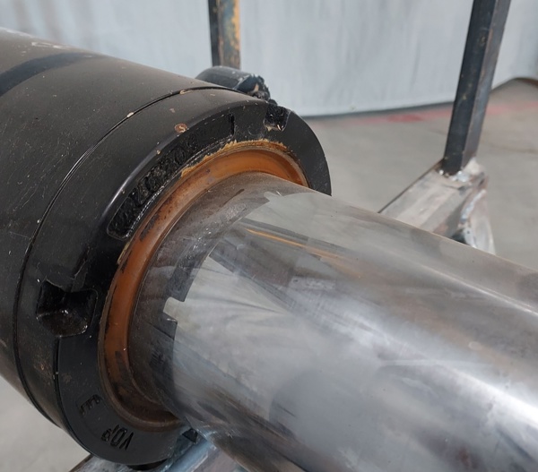 Good Used CYLINDER GRP - SUSP FRONT 4472272 4