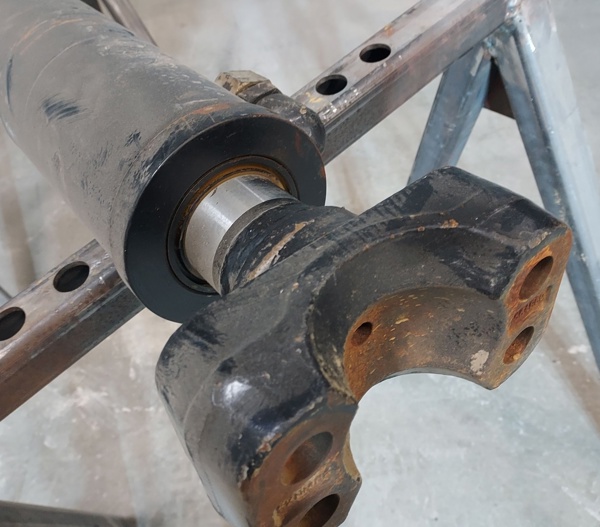 Used CYLINDER GRP 4535357 3