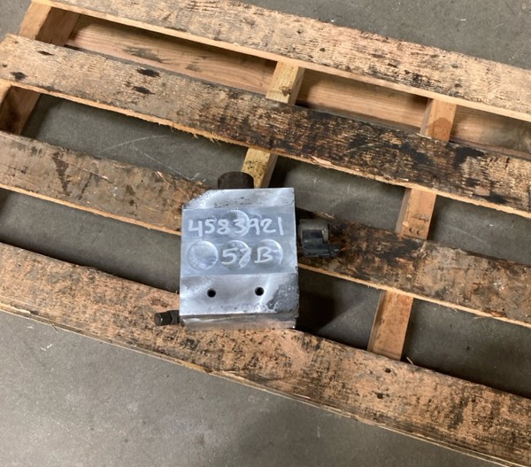 Used VALVE GRP 4583921