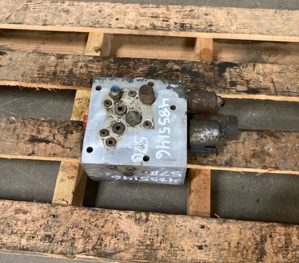 Used VALVE GRP 4855146