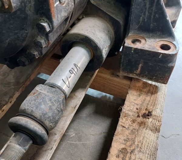 Used AXLE GRP - FRONT 4863401 4