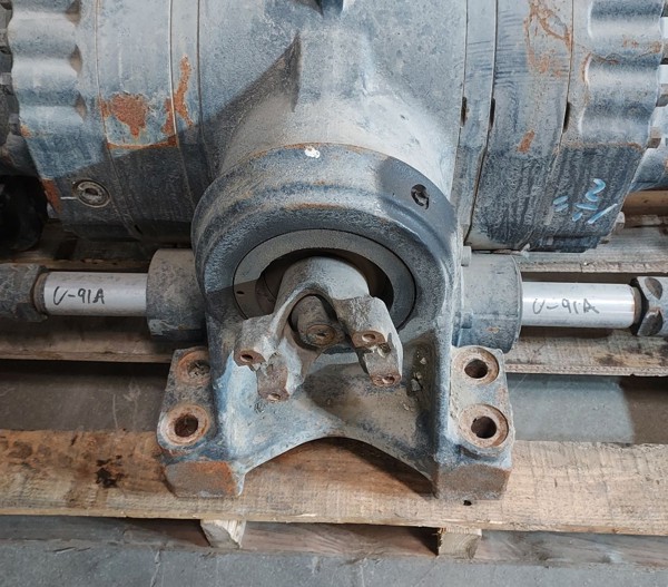 Used AXLE GRP - FRONT 4863401 7