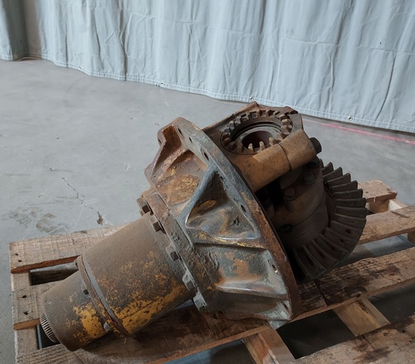 Used DIFFERENTIAL GRP - FRONT 4V9848