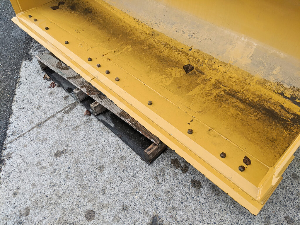 Used BUCKET A - GENERAL PURPOSE 5246587 3