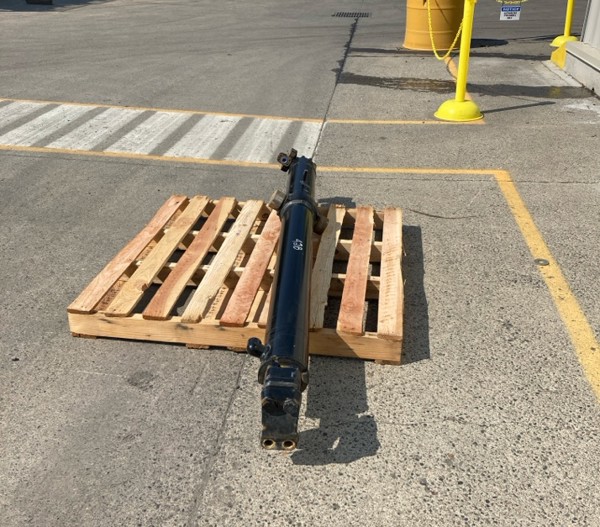 New CAT Take Off CYLINDER GRP - LIFT 5590816