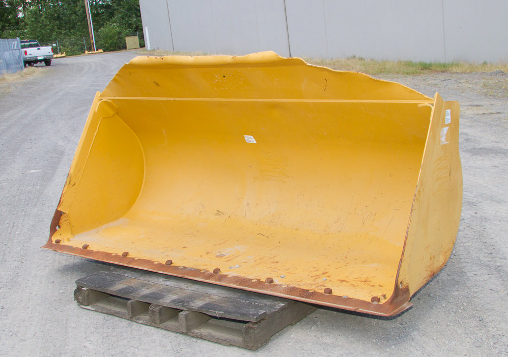 Good Used BUCKET GRP 600323 Portland Tractor Inc. (PTI)