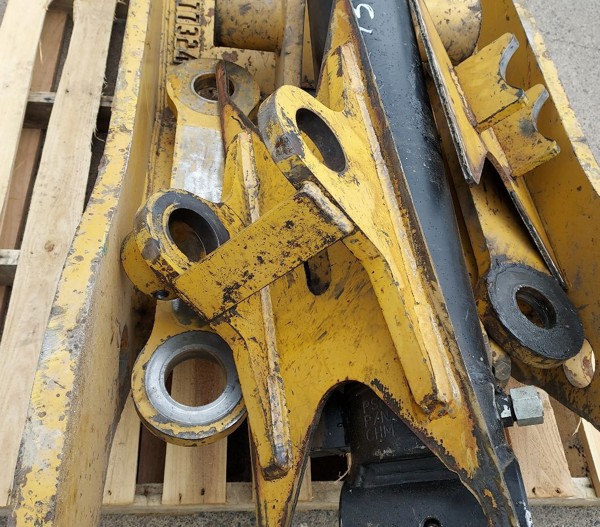Used THUMB GRP - 30" 4-TOOTH 61-0472 7