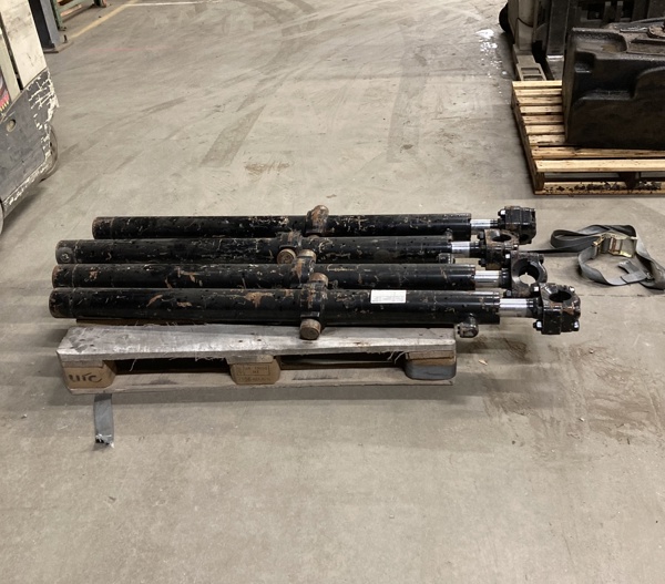 Used CYLINDER GRP 6161792 2