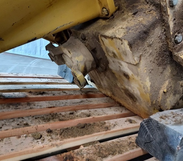 Used TRANSMISSION ARR 6Y6965 4