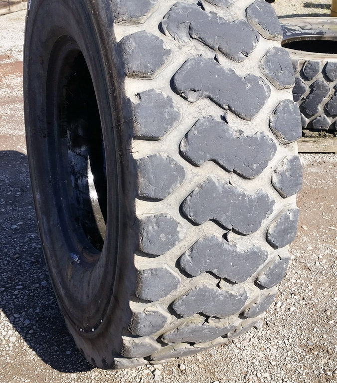 Used TIRE 70-0005 2