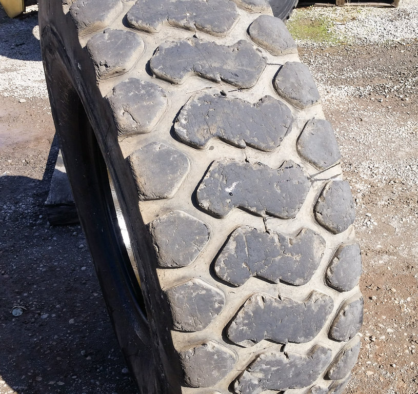 Used TIRE 70-0006 3